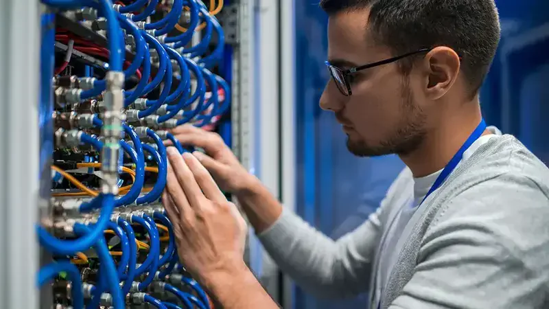 Proactive hardware maintenance and scheduling